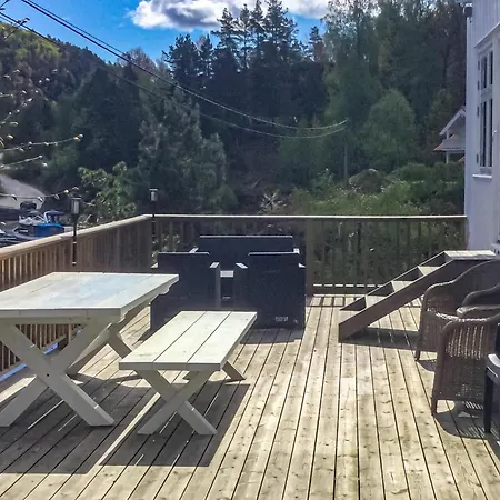 Ferienhaus 4 Bedroom Amazing In